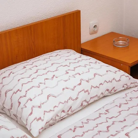 Jezero Laminci 住宿加早餐酒店 3*