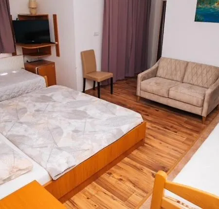 Jezero Laminci Bed & Breakfast
