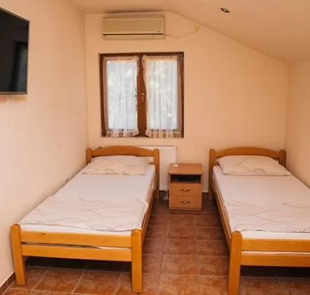 Jezero Laminci 住宿加早餐酒店