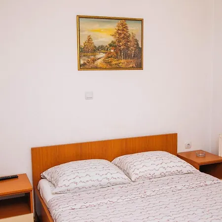 Jezero Laminci 住宿加早餐酒店 3*